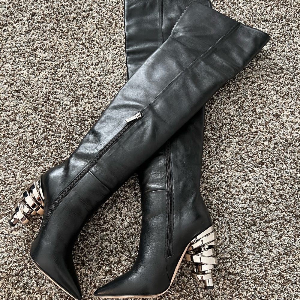 Keeyahri knee boot, black, size 38 (fits US 7)